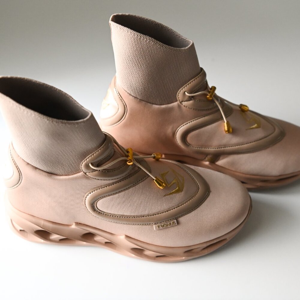 TRONUS Sand Colored High Top Memory Foam Sneakers - Unisex 10.5/8.5 - NWOT